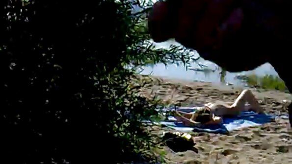 Paauglys ir MILF demonstruoja nuostabų komandinį darbą ištvirkusiam berniukui